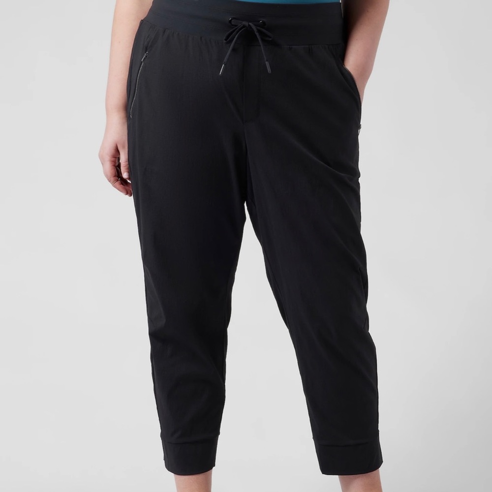 Athleta Black Cropped Pants